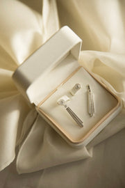 Pendientes Capitol Plata para novia desmontables con caída Art Déco de circonitas en plata, detalle pendiente desmontado SPREZZATURA