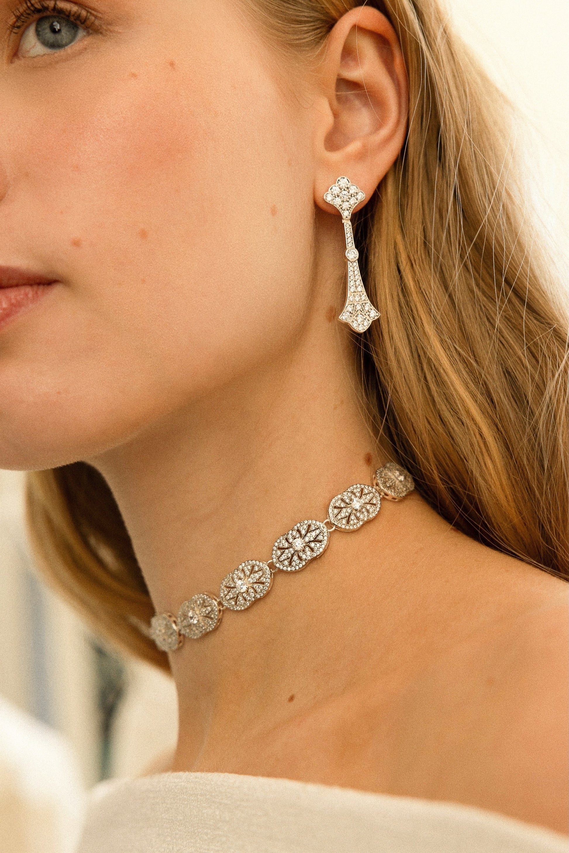 Joyas de novia en plata pendientes largos y choker estilo art déco inspiración París SPREZZATURA