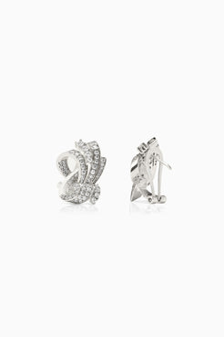 Pendientes Marais para novia con diseño entrelazado y pavé de circonitas blancas  vista lateral SPREZZATURA